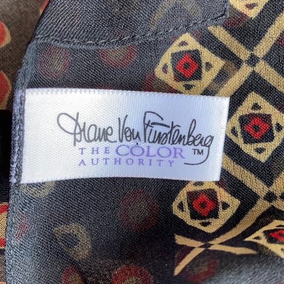 Diane Von Furstenberg Red~Gold~Black Square Scarf Immaculate - Picture 4 of 5